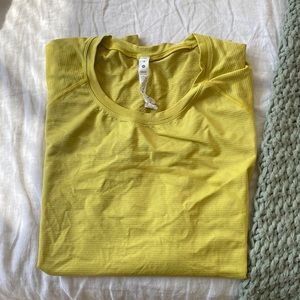Swiftly tech lululemon workout top